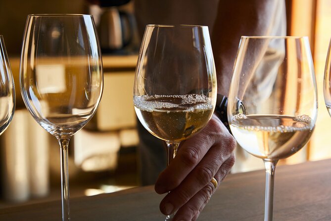 3 Italian sparkling wines and how to distinguish them: Prosecco, Franciacorta.. - Three wines, three methods: learning Prosecco, Franciacorta, and the bigger story