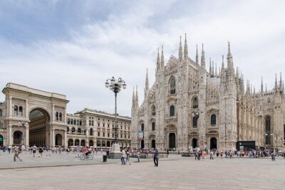 Arrival Private Transfer: Malpensa Airport MXP to Milan in Luxury Van - Flight tracking and the one-hour waiting window: your stress buffer