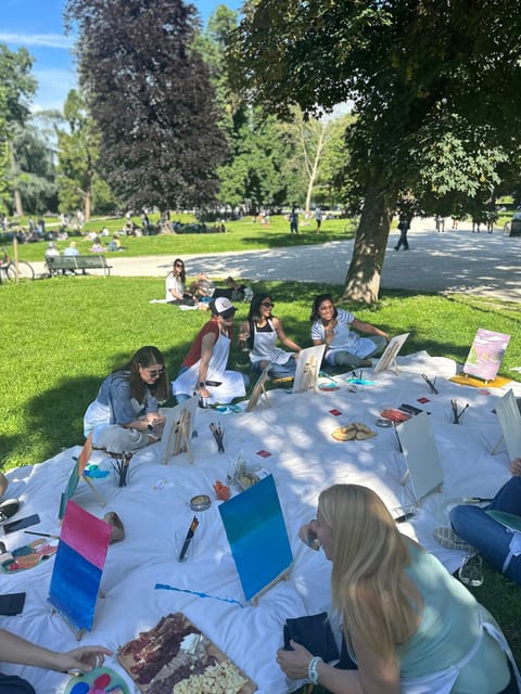 Art in the Park: Paint 'n Sip at Parco Sempione - How the Paint n Sip picnic actually plays out in Parco Sempione