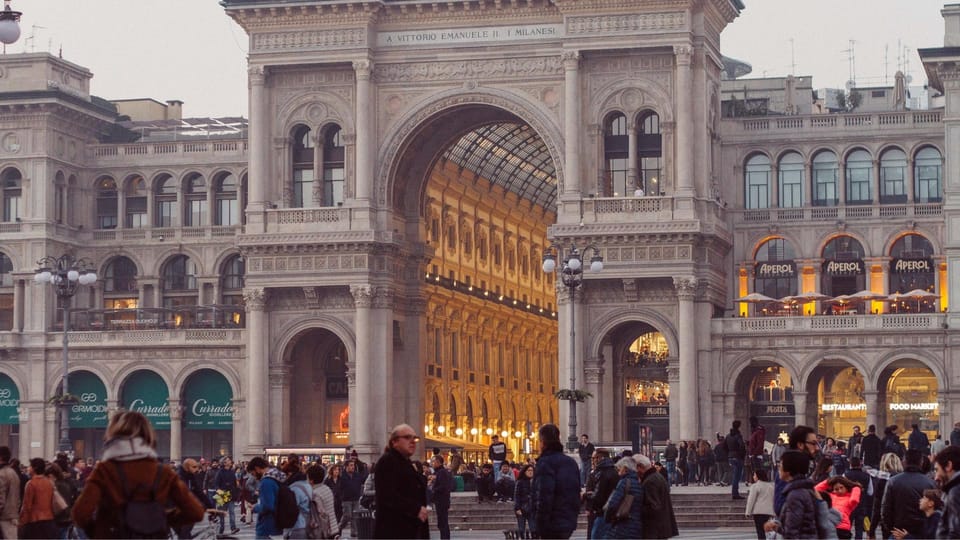 Best of Milan: Private Walking Tour with a Local - Piazza della Scala and the La Scala area: opera without the effort