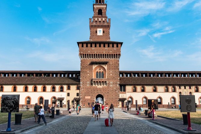 Best of Milan Small-group Walking Tour with Duomo visit - Piazzale Cadorna and Milan’s symbols in miniature