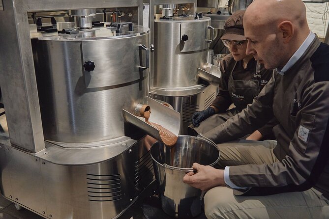 Chocolate Experience at La Fabbrica del Cioccolato in Milan - VR 360 and the cacao story before the smell hits