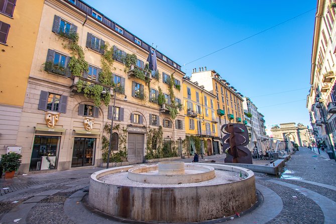Explore Milan in 90 minutes with a Local - The Duomo area walk: what to expect on the street