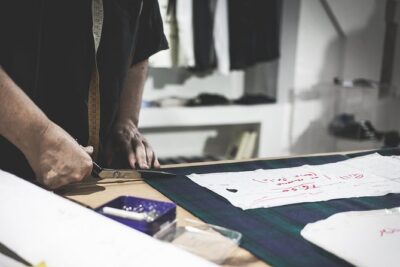 Fashion Workshop in Atelier and Fashion District Tour - What you learn to spot good quality (and why it sticks)