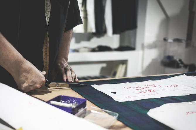 Fashion Workshop in Atelier and Fashion District Tour - What you learn to spot good quality (and why it sticks)