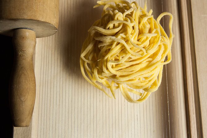 Fresh Homemade Pasta and Tiramisu Cooking Class in Milan - Getting there in Milan: meeting point and planning your day