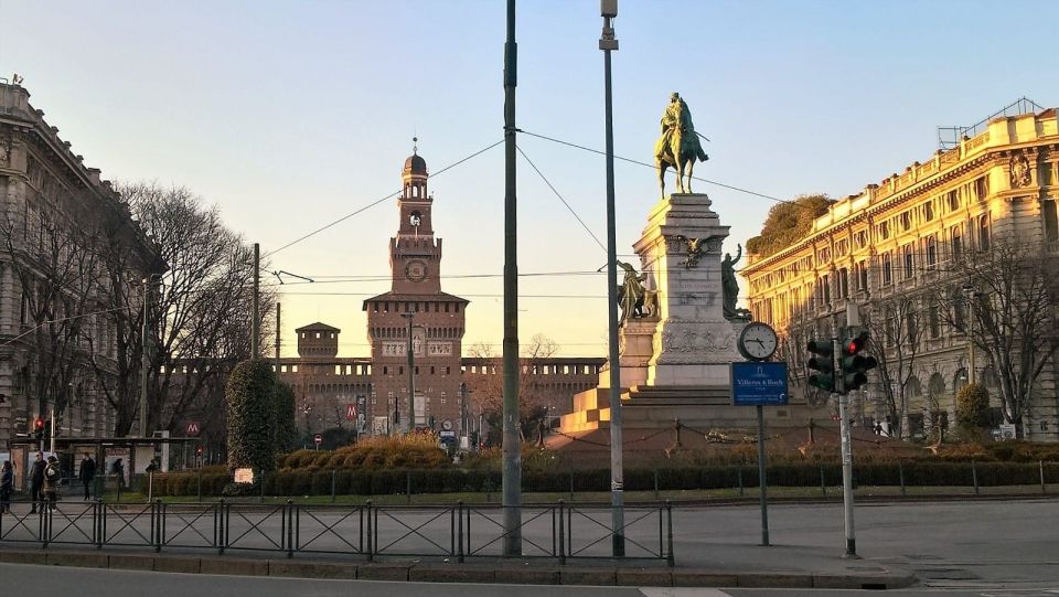 From Cannobio: Day Trip to Milan - Getting there from Piazza S. Vittore: the coach part that matters