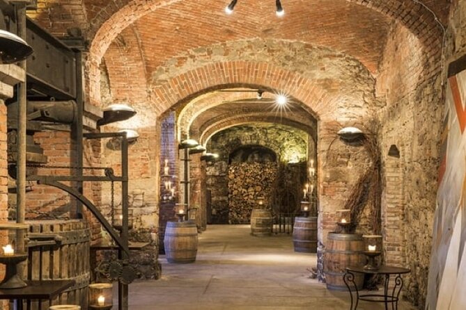 From Lake Como or Milan: Serravalle VIP shopping and Wine Tasting - The Gavi wine tasting at an award-winning villa: what you’ll experience