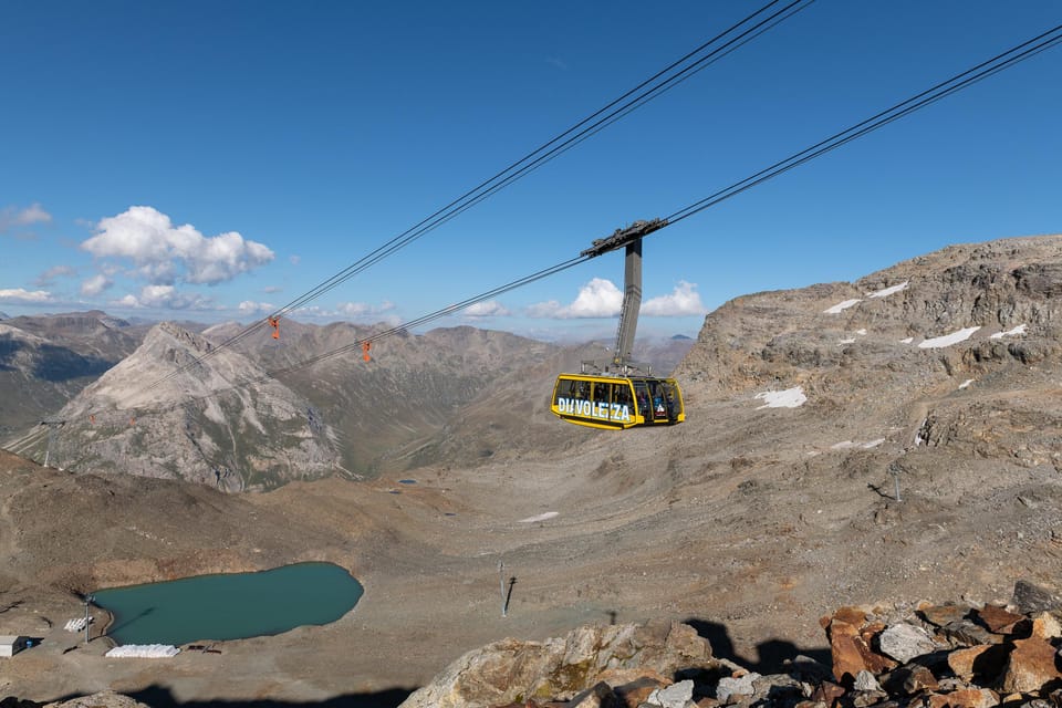 From Milan: Bernina Red Train & Lunch with Mountain Views - Unaccompanied Time at Diavolezza: How to Use Your Window