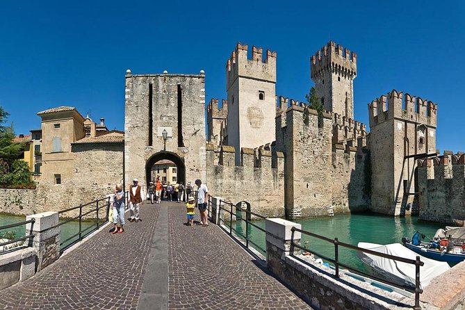 Full-Day Lake Garda and Desenzano del Garda from Milan - small group tour - Meet in Milan Central’s orbit, then head for the lake