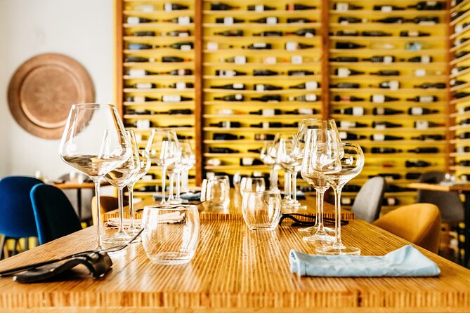 Fun Wine Tasting with the most italian Sommelier in Milan - How Paolo teaches you to taste like a sommelier