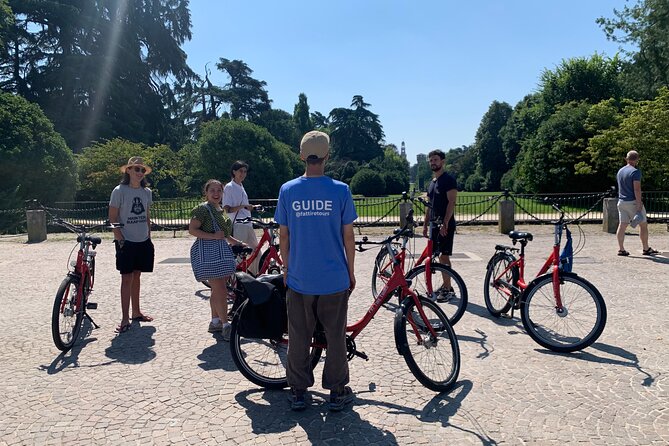 Highlights of Milan Bike Tour - Milan Cathedral stop: what to expect outside the Duomo