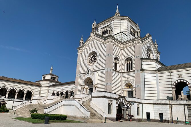 Highlights of Milan Bike Tour - La Scala and Brera: opera glamour meets an artist neighborhood