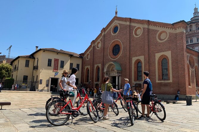 Highlights of Milan Bike Tour - Getting started at Via Falcone: bikes, helmets, and a 10:00 am rhythm