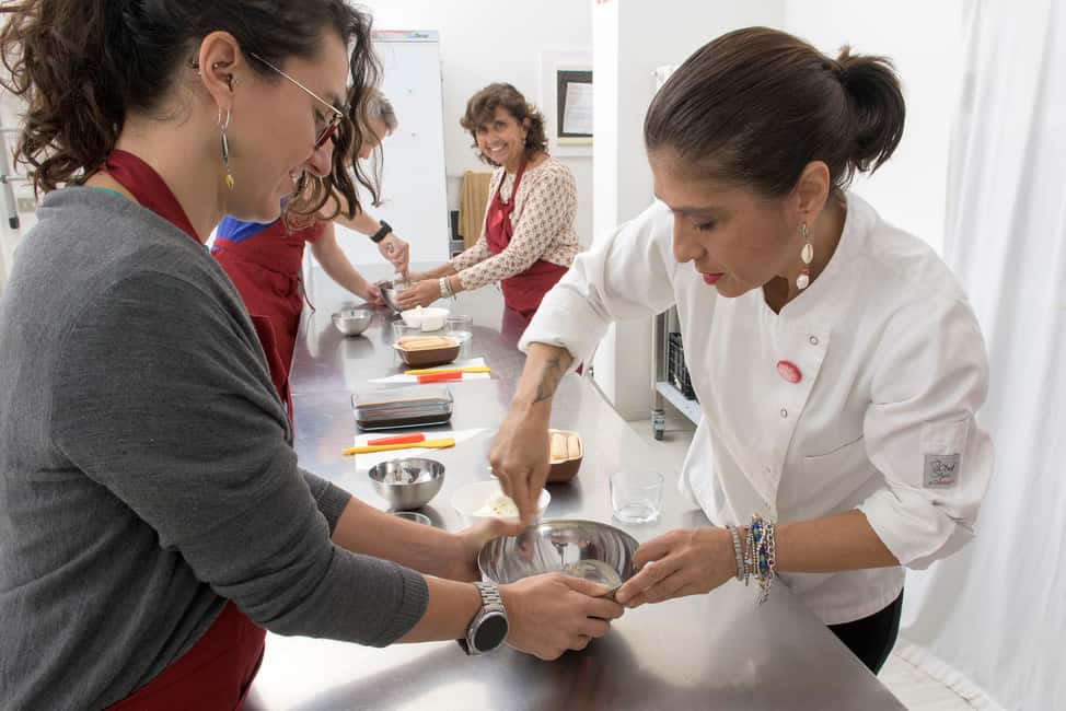 International aperitif + cooking class in Italian - Meeting Chef and the City: The Workshop With the Red Signs