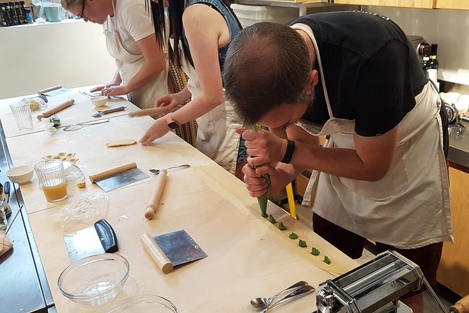 Italian Cocktail + Art of Making Pasta Cooking Class In Unique Milan Location - Language, location, and how to show up