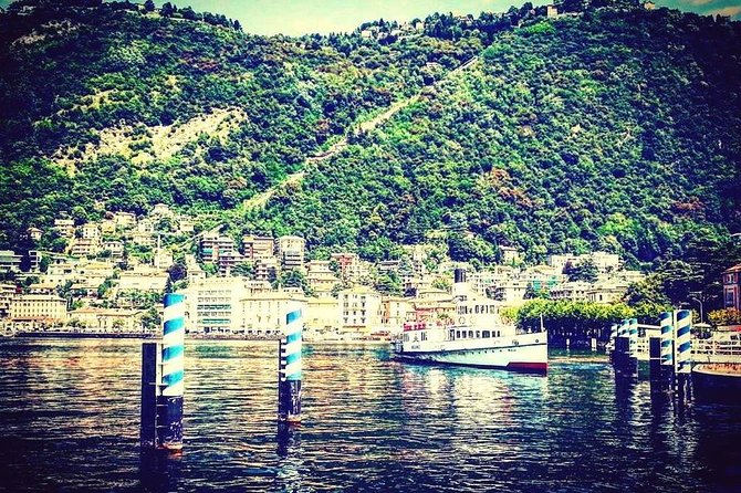 Lake Como Cruise from Milan - Semi Private tour - The one-hour cruise: villa viewpoints and the thrill of seeing it from water