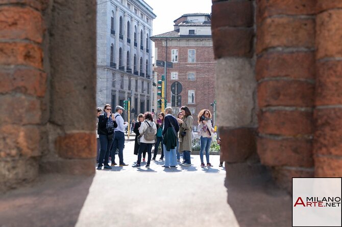 Milan, a city of art an history. Classic tour of Milan - Castello Sforzesco: the hour that gives you breathing room