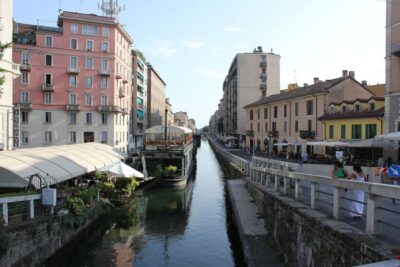 Milan: Best of the Highlights Walking Tour - Starting in Piazzale Luigi Cadorna: Needle, Thread, and a Real Quick Orientation