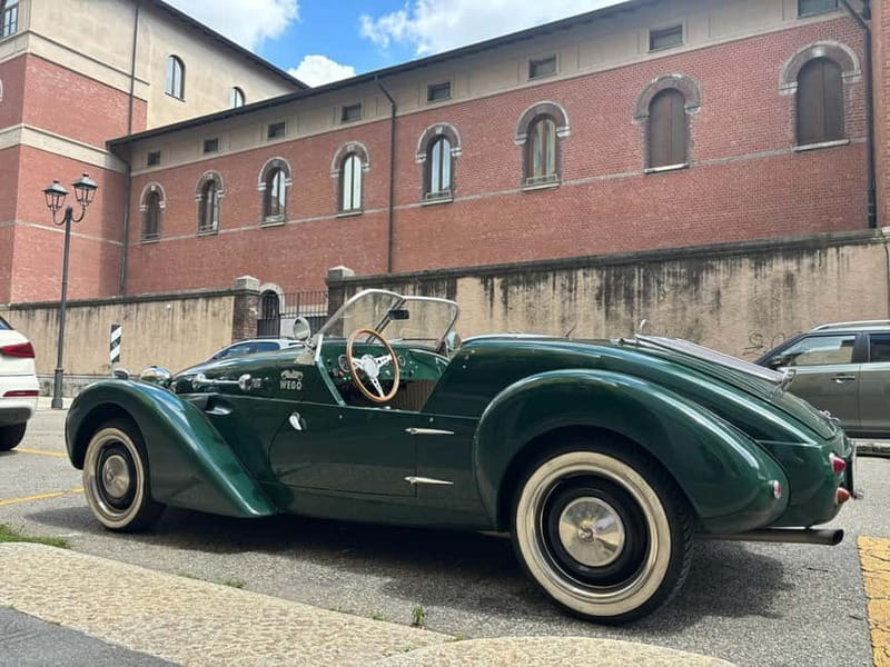 Milan: City Highlights Private Tour by Vintage Car - Return to Piazza Venticinque Aprile: tidy ending, no long commute