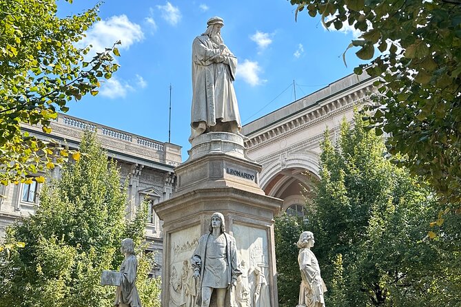 Milan Coffee & History Crawl with a Licensed Tour Guide - Duomo di Milano and coffee stories tied to the square