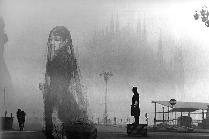 Milan Dark Ghost Tour on Foot - The Guide’s Lantern and the “Black Cape” Atmosphere