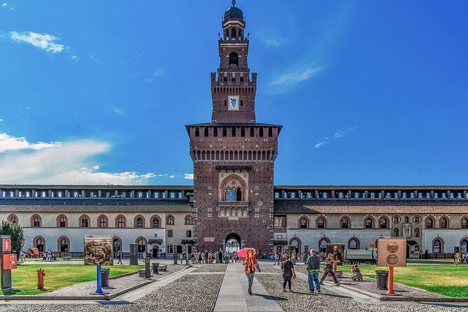 Milan Duomo, Sforza Castle and Pieta Guided Tour with Tickets - Skip-the-Line Duomo Entry and What to Notice Up Front
