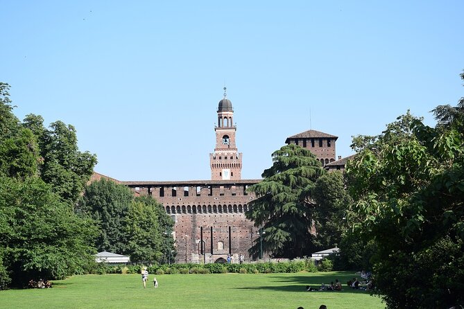 Milan Duomo, Sforza Castle and Pieta Guided Tour with Tickets - Walking Pace, Headsets, and a Small Group That Actually Feels Small