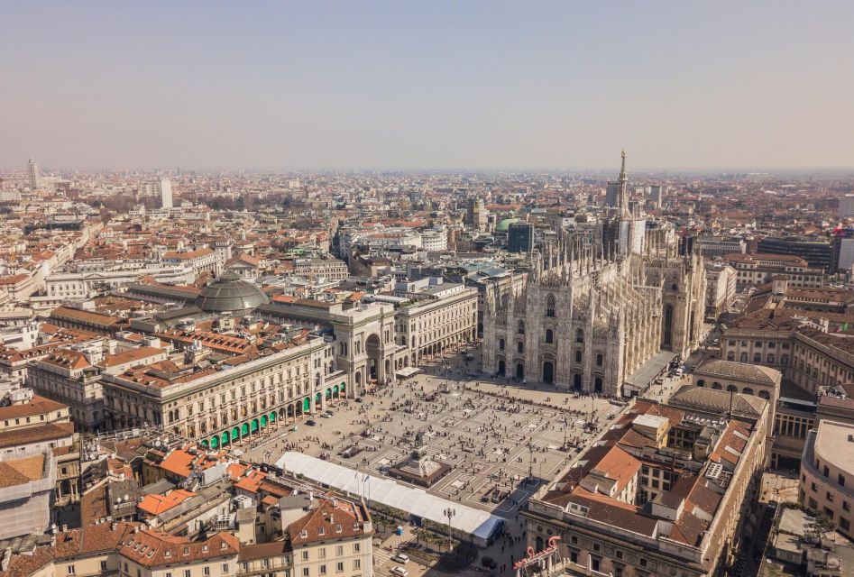 Milan: Express Walk with a Local in 90 minutes - Guides you might meet: Alex and Esmeralda (and why it matters)