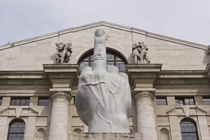 Milan: Highlights and Secret Treasures walking tour - What I love about the format: guide time + real contrast