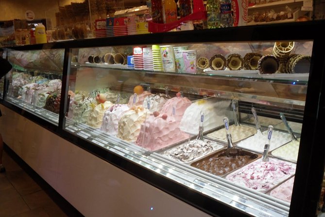 Milan : ITALIAN FOOD TOUR - 3h - Corso Garibaldi: the Emilia Region stop with wine