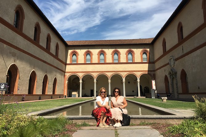 Milan Must-See Sites Guided Tour with Skip-the Line Tickets to Duomo & Cathedral - Courtyard Time at Sforzesco Castle