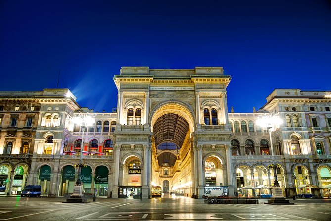 Milan Night Tour & Drinks with a Local Guide: Private & 100% Personalized - Timing, walking pace, and how to be comfortable