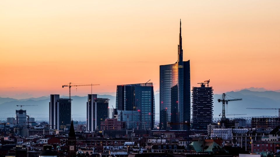 Milan: Piazza Gae Aulenti and Pelli Tower Walking Tour - Quick takeaways before you go