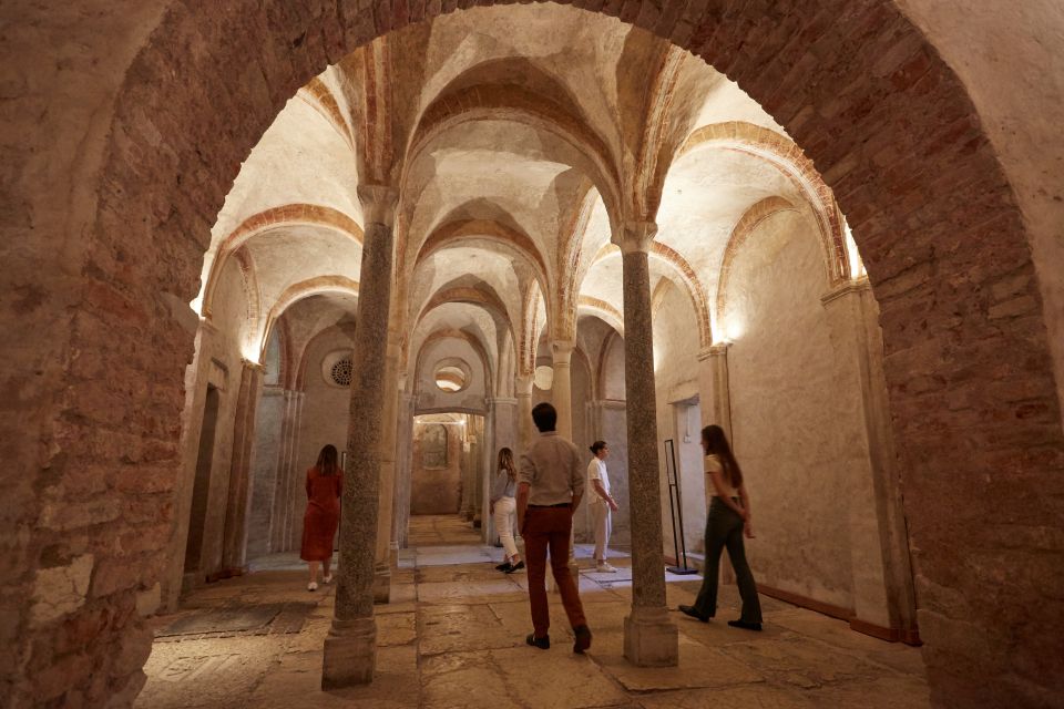 Milan: Pinacoteca Ambrosiana and San Sepolcro Crypt Ticket - San Sepolcro Crypt: Ancient Mediolanum Underfoot