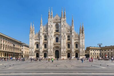 Milan: Private Duomo Cathedral and Roof Top Guided Tour - The Crypt Stop: Under the Altar and Carlo Borromeo’s Tomb