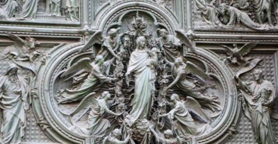 Milan: Private or Shared Essential Walking Tour - The royal and civic stops: what you’re really seeing around the Duomo area