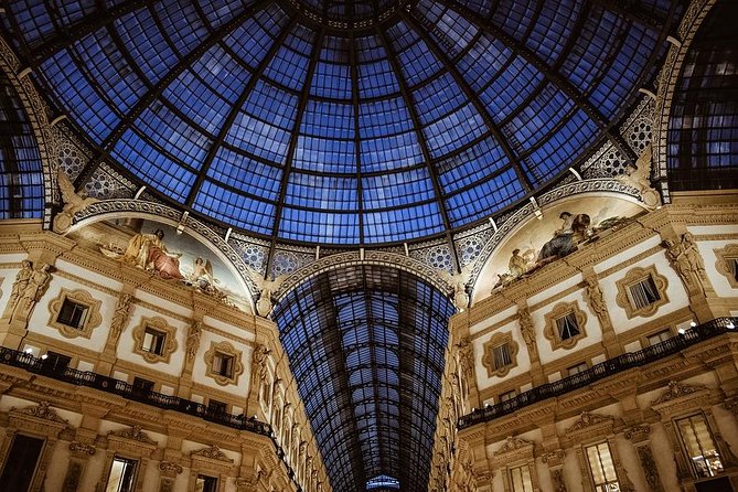 MILAN PRIVATE WALKING TOUR BY NIGHT: AMAZING MILAN - 2 h - Teatro alla Scala: the opera symbol, explained in plain terms