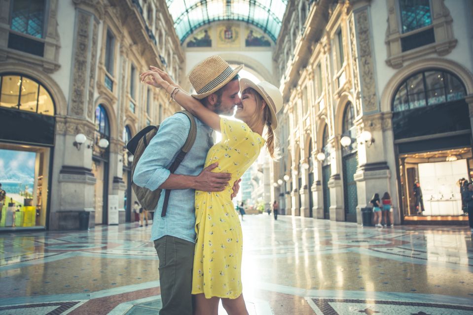 Milan: Romantic photoshoot for Couples - Duomo Square Photo Stop: Why This Setting Works for Couples