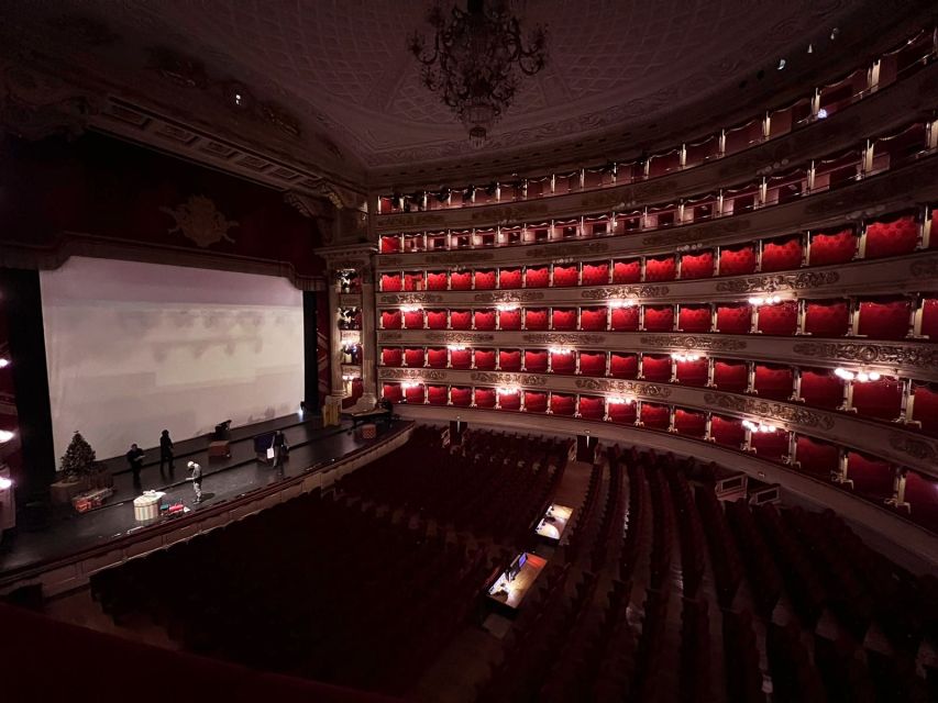 Milan: Scala Theater and Duomo Cathedral Guided Tour - Key things to know before you go