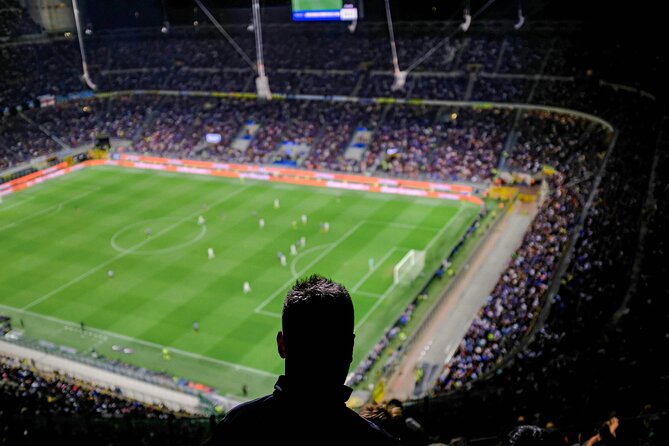 Milan: See a football game in Milan together with locals - What to expect when you arrive at San Siro