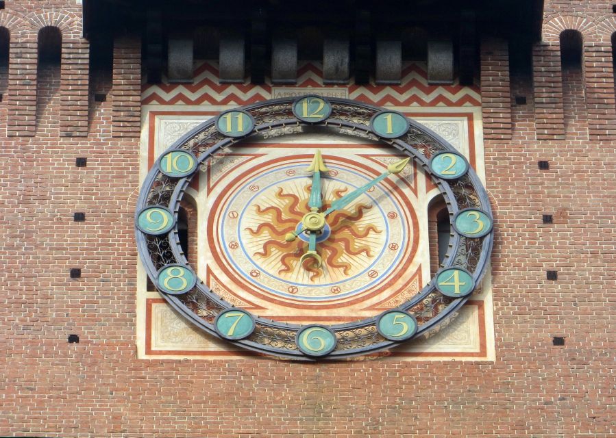 Milan: Sforza Castle & Leonardo Skip-the-Line Private Tour - The skip-the-line flow: from Sforza Castle Tower to the castle rooms