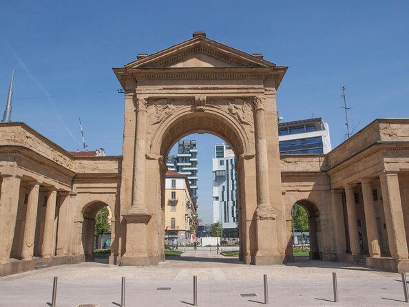 Milan Skyscrapers Guided Tour: Porta Nuova, Unicredit tower & Vertical Forest - Key highlights at a glance