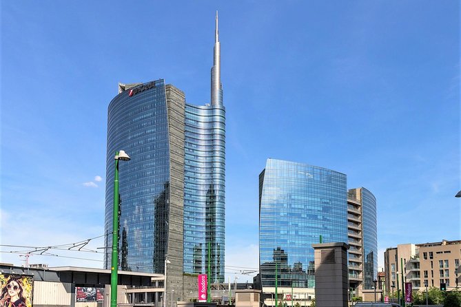 Milan Skyscrapers Guided Tour: Porta Nuova, Unicredit tower & Vertical Forest - Stop 4 (finish): Eataly Milano Smeraldo for regional Italian sampling