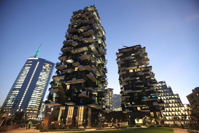 Milan Skyscrapers Guided Tour: Porta Nuova, Unicredit tower & Vertical Forest - Stop 1: Porta Nuova and the Expo renewal story, plus scenic terrace views