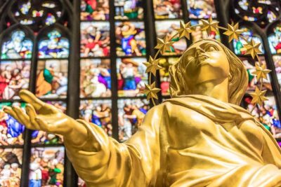 Milan Super Saver: Skip-the-line Duomo and Rooftop Tour - Meeting at Mondadori Duomo: start where it’s easiest to find