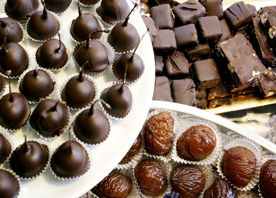 Milan: Sweet Delights Patisserie Tour - Teatro alla Scala Stop: Panettone That Isn’t the Usual Suspect