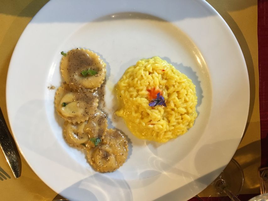 Milan: Traditional and Modern Food Tour - Franciacorta Aperitif in a Discreet Wine Spot
