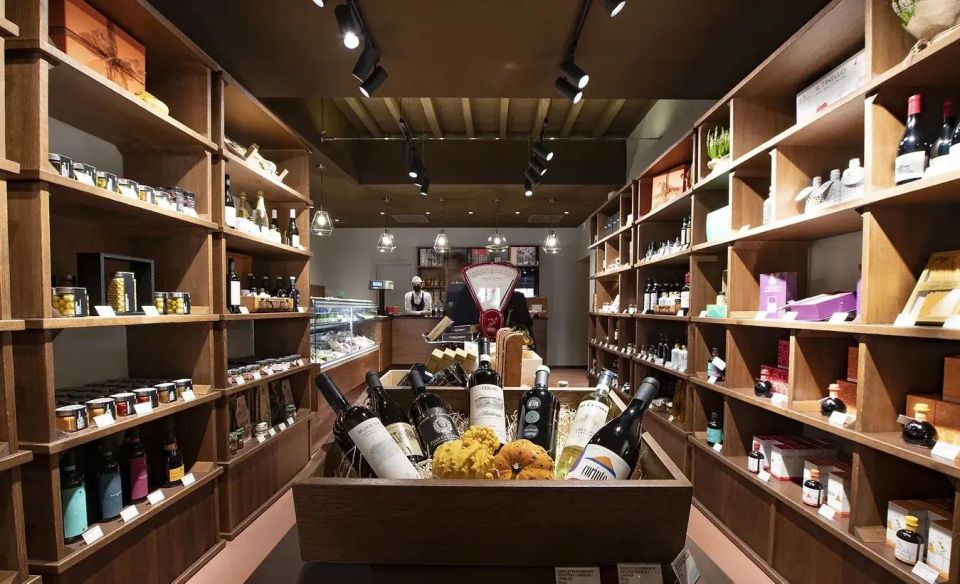 Milan Wine Tasting Aperitivo - Meeting the experts: Beppe and Leonardo’s flavor-focused approach
