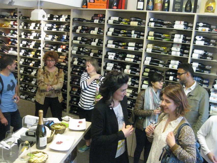 Milan: Wine Tasting with an Italian Sommelier - Wine pairings in Milan: cheese, cold cuts, olives, and local bread